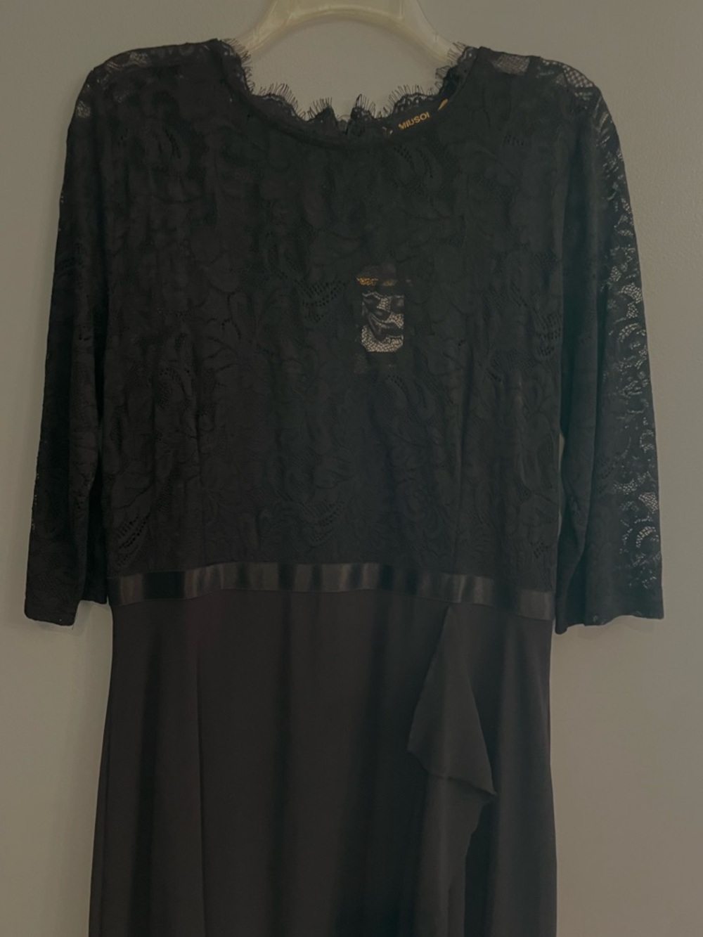 Miusol Black Lace Formal Evening Dress - Picture 7 of 16